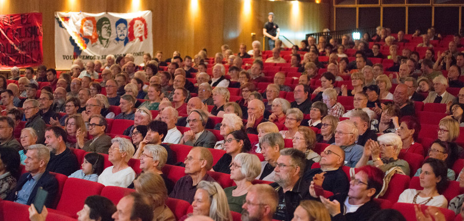 Volles Haus in der Urania. Foto: Jens Schulze