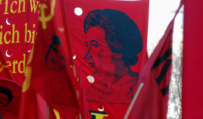 Genug Gr&uuml;nde, an Rosa Luxemburg zu erinnern: LL-Demo in Berlin (15.1.2006). Foto: Christian-Ditsch.de